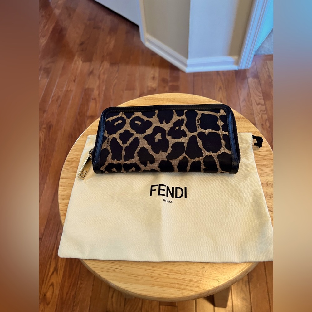 FENDI RARE PRINT LONG ZIP WALLET AND DUST BAG